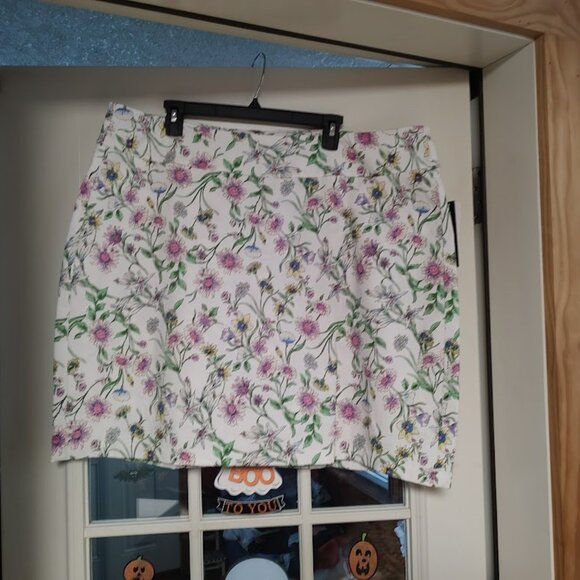 New Preswick & Moore White Multi-Color Flower Pull On Skort Size Women's 3X - Picture 1 of 2